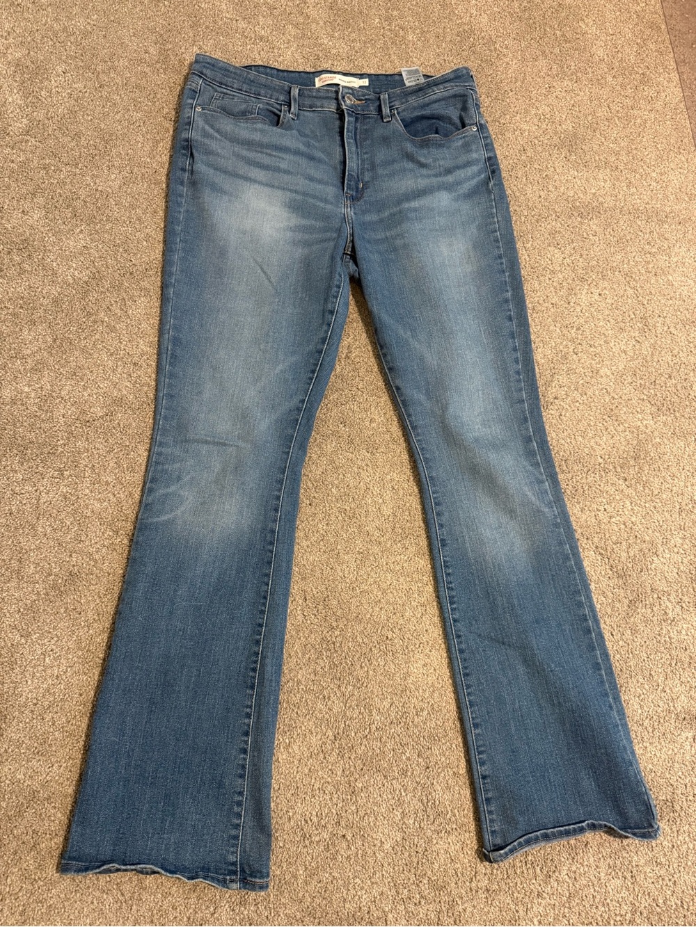 Women's Levi Strauss Signature Medium Wash Flare Jeans - Classic Wide Leg
